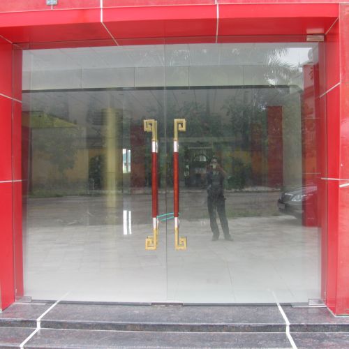 Cửa kính cường lực